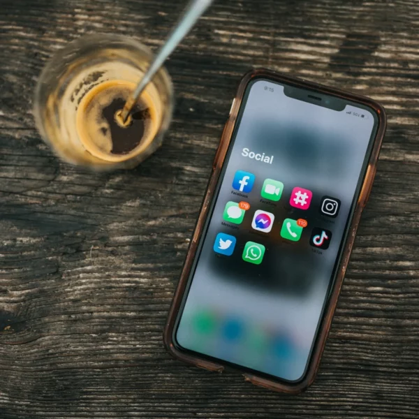 cum sa iti aperi fotografiile de pe retelele sociale